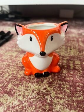 6 Animal shaped planter  2 inch pots